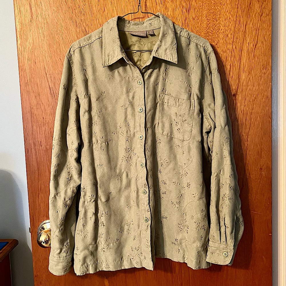 Vintage embroidered green leaf button down shirt